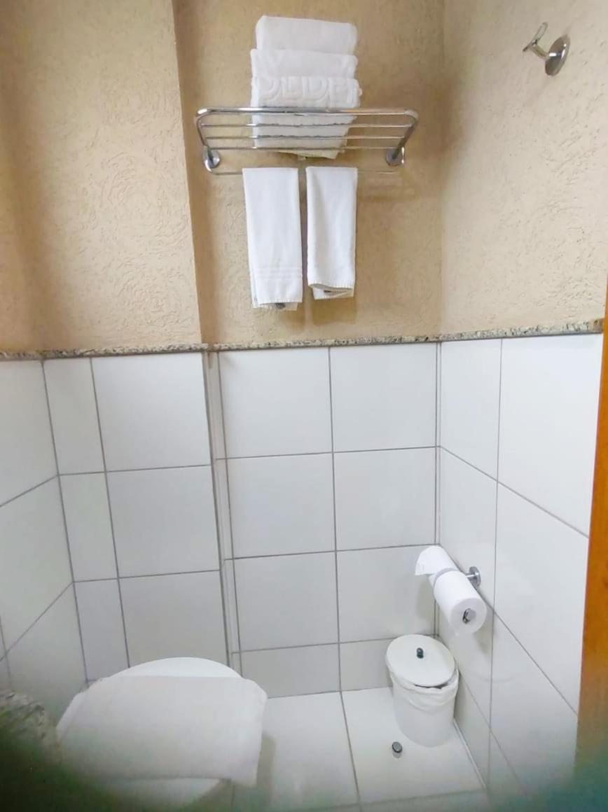 Apartamento Golden Dolphin Grand Star Temporada Com Roupa De Cama E Banho Gratuito Caldas Novas
